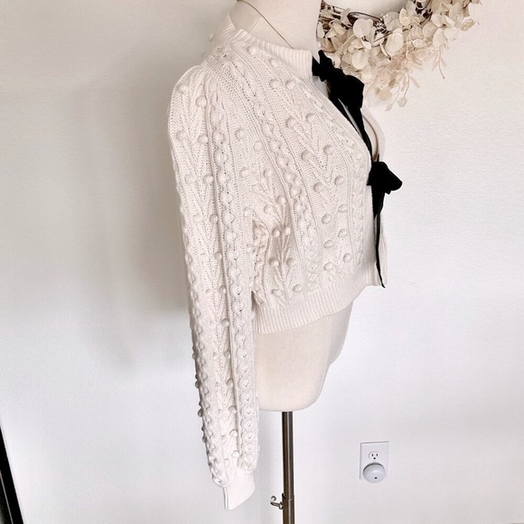 🖤 Alice & Olivia Off-White Puff-Sleeve Kitty Bauble Cable Knit Sweater Cardigan - Picture 5 of 15